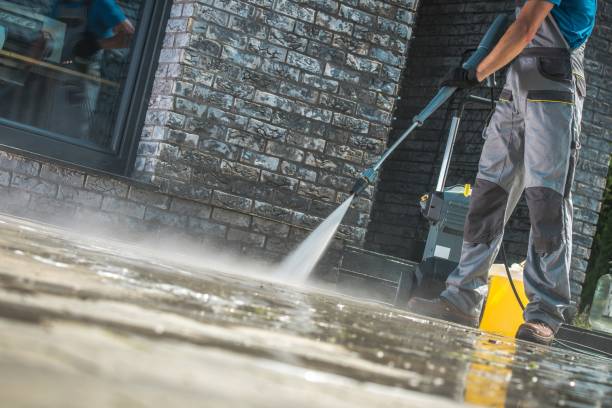 Best Sidewalk and Walkway Cleaning  in Temesl Valley, CA